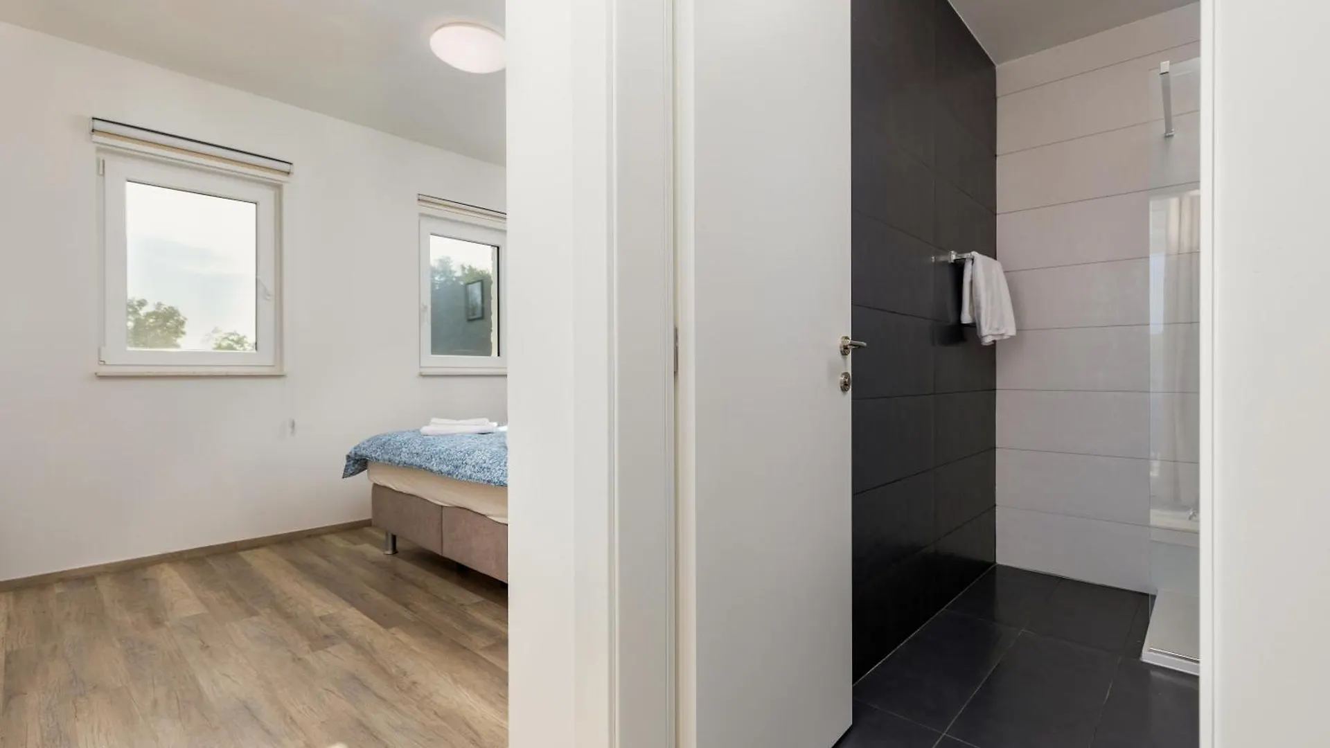 Villa Iris Diminići 0*,